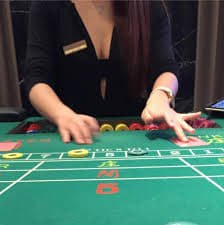 Filipino player checking live sports betting odds on mobile browser at Lodibet